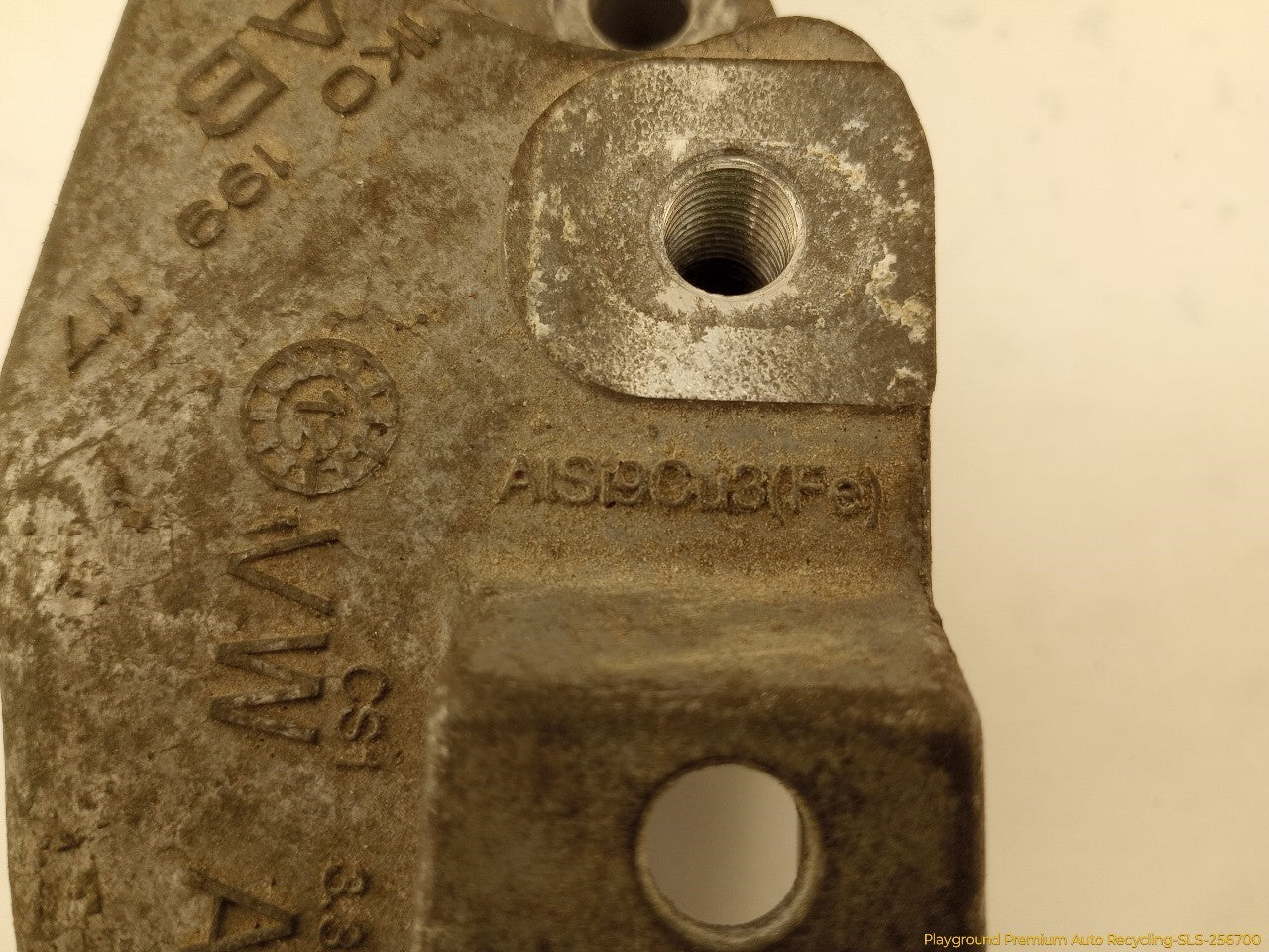 Volkswagen Beetle Driver Left Transmission Mount
