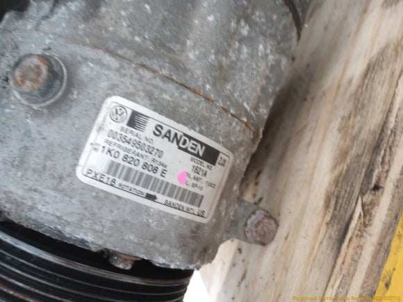 Volkswagen Beetle Engine Assembly