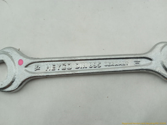 Mini Cooper Vehicle Jack & Tools