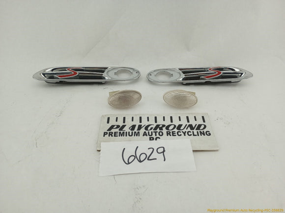 Mini Cooper S Pair Of Front Fender Side Marker Reflectors