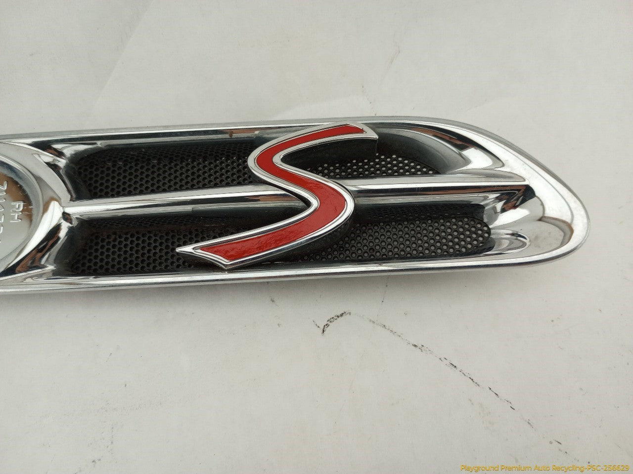 Mini Cooper S Pair Of Front Fender Side Marker Reflectors
