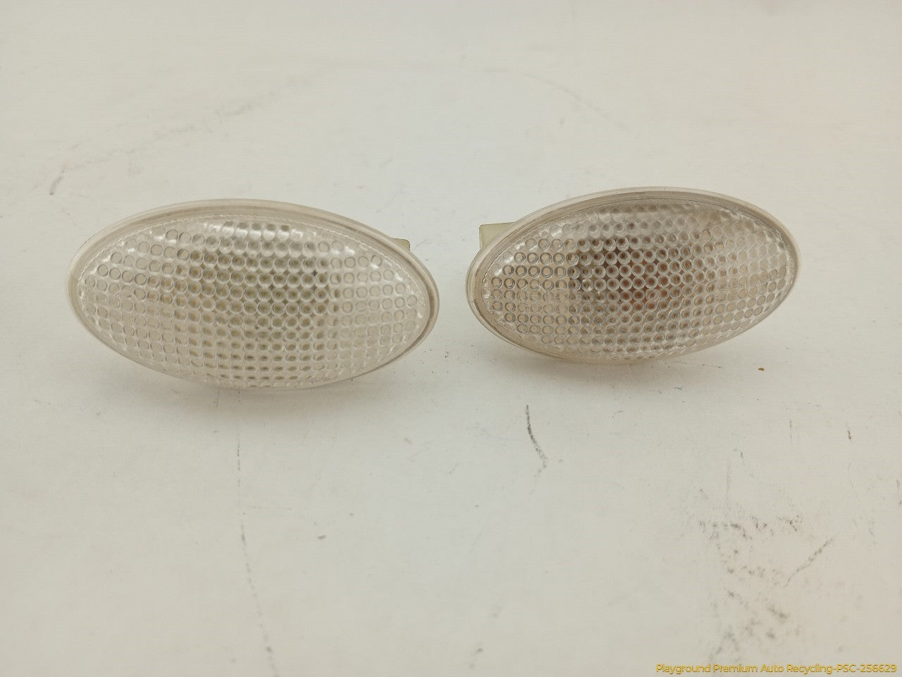 Mini Cooper S Pair Of Front Fender Side Marker Reflectors