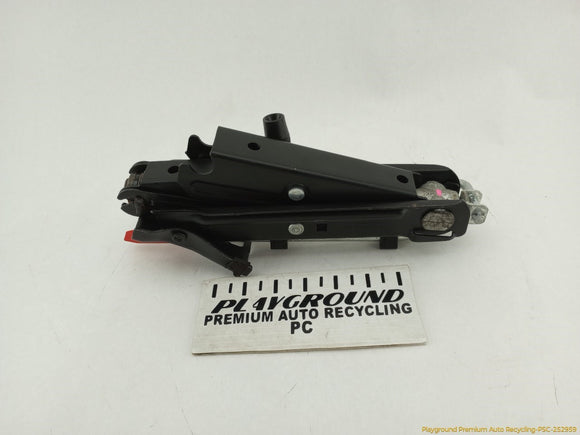 Volvo C70 Vehicle Jack