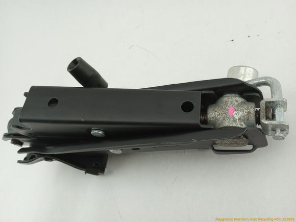 Volvo C70 Vehicle Jack
