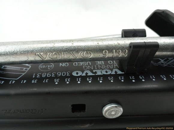 Volvo C70 Vehicle Jack