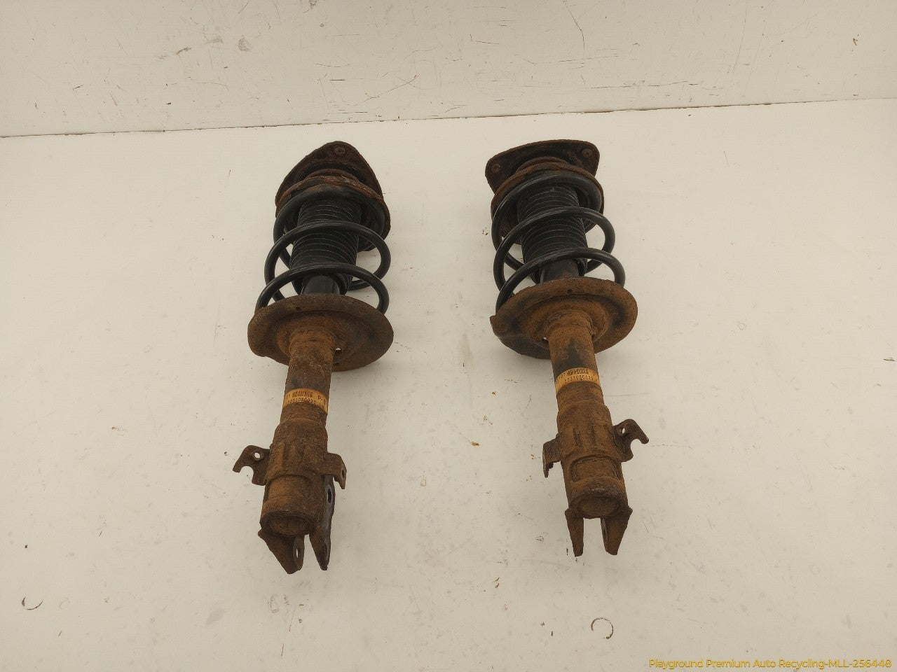 Subaru Forester Pair Of Front Struts - 0
