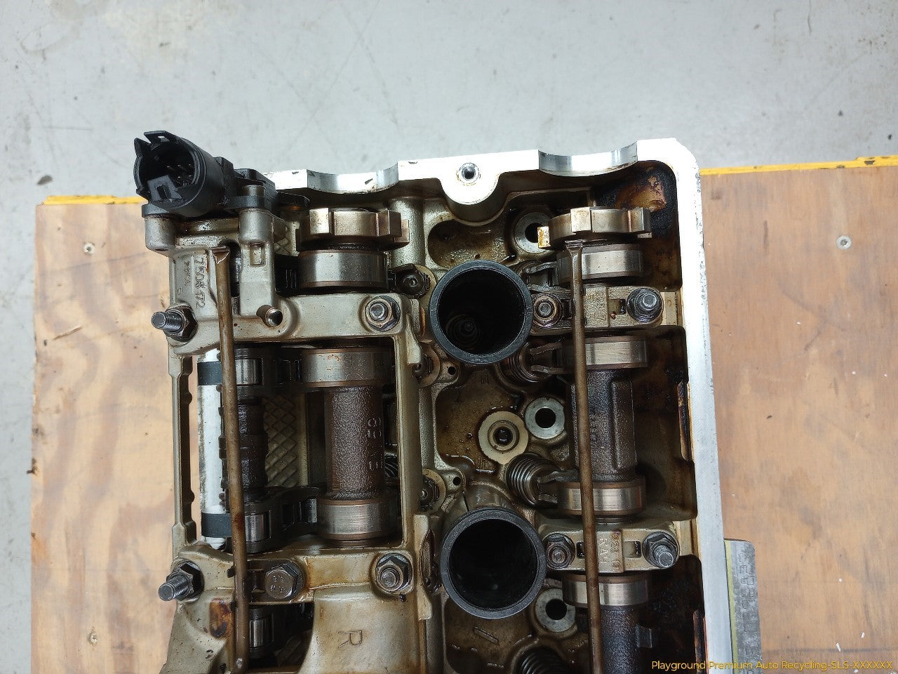BMW 650i Driver Left Engine Cylinder Head