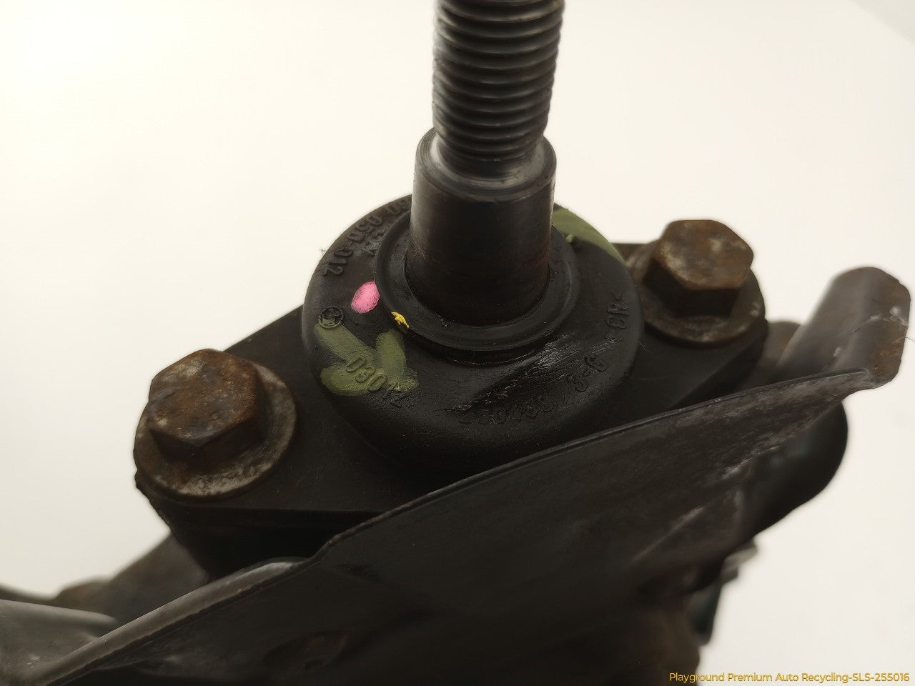 Mini Cooper Driver Left Front Spindle Knuckle Hub