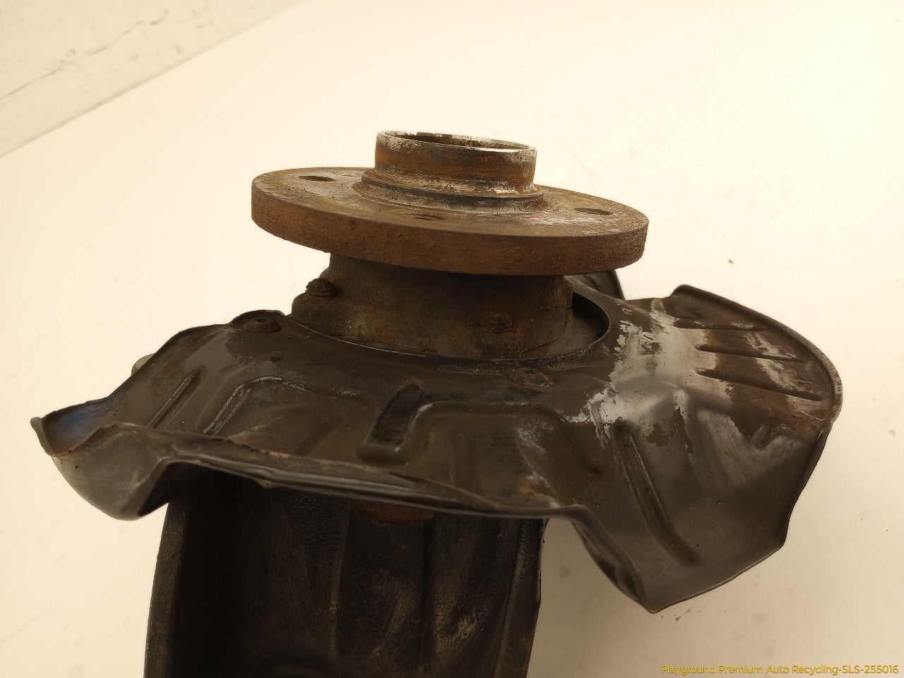 Mini Cooper Passenger Right Front Spindle Knuckle Hub