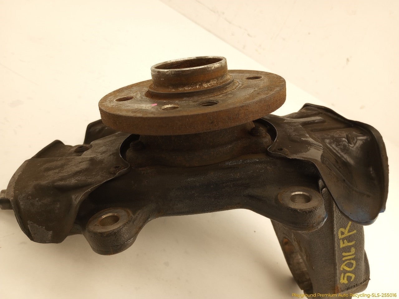 Mini Cooper Passenger Right Front Spindle Knuckle Hub