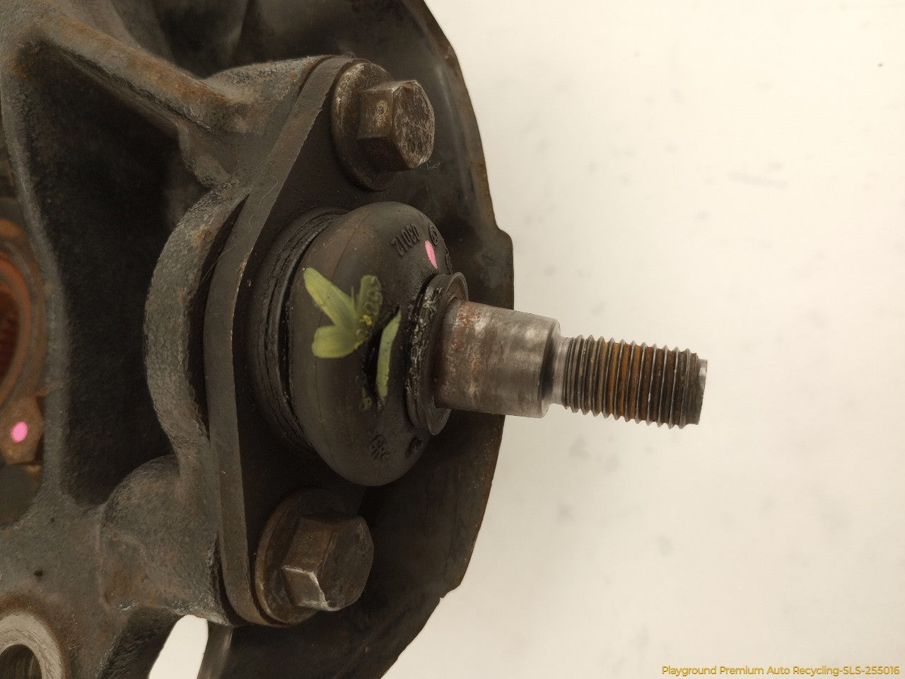 Mini Cooper Passenger Right Front Spindle Knuckle Hub