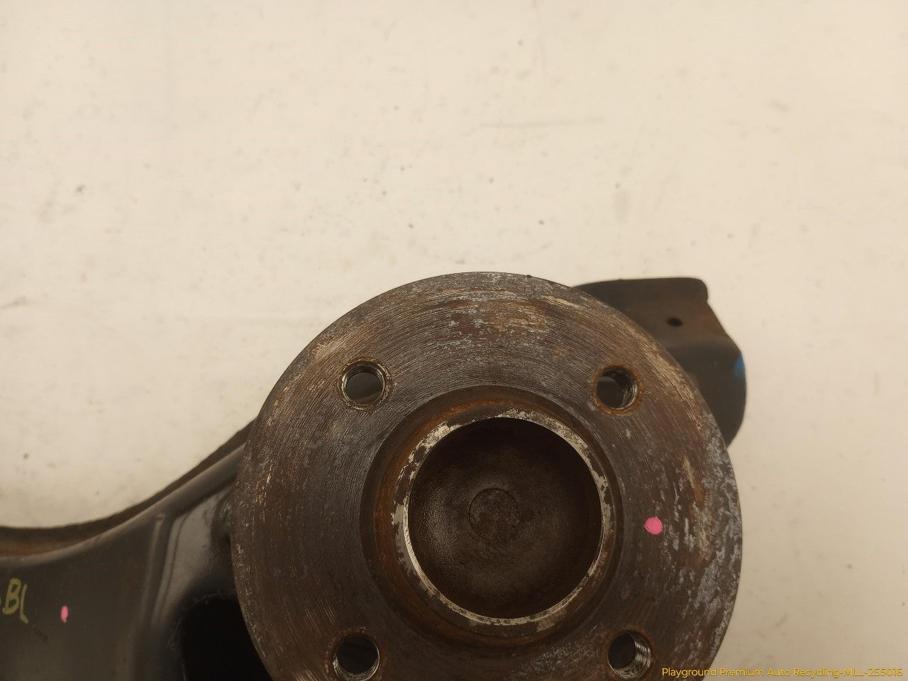Mini Cooper Driver Left Rear Spindle Knuckle Hub