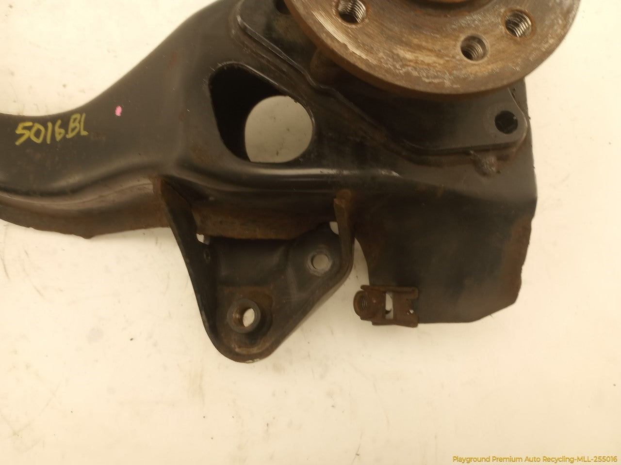 Mini Cooper Driver Left Rear Spindle Knuckle Hub