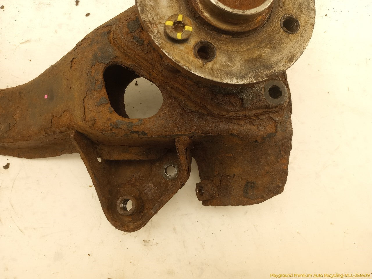 Mini Cooper S Driver Left Rear Spindle Knuckle Hub