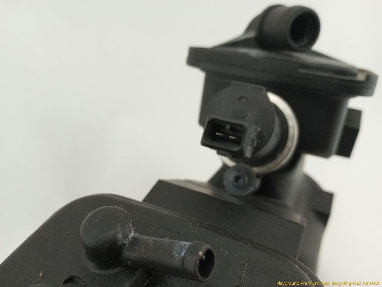 BMW 323i Fuel Vapor Charcoal Canister