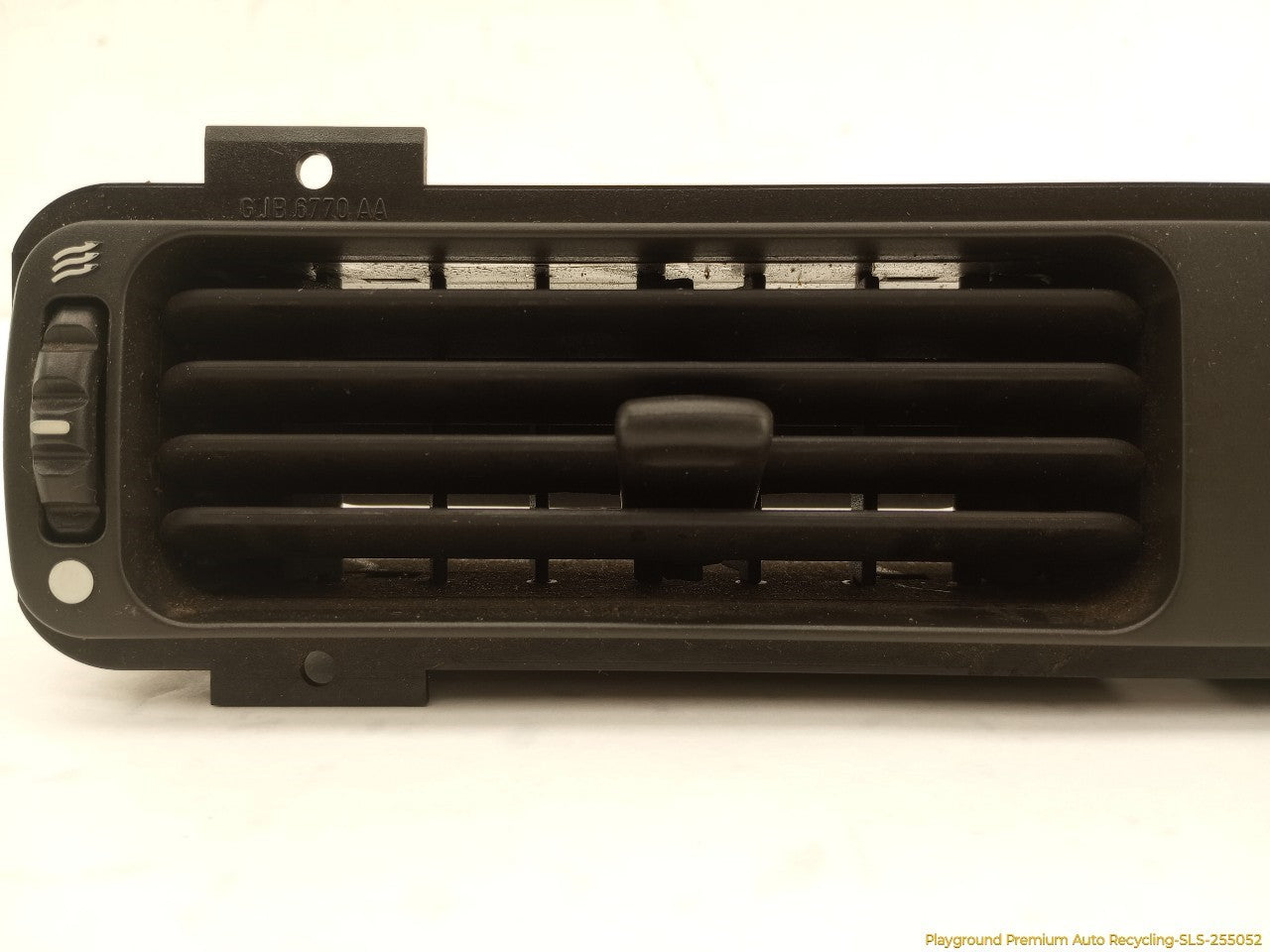 Jaguar XK8 Center Dashboard Air Vent - 0