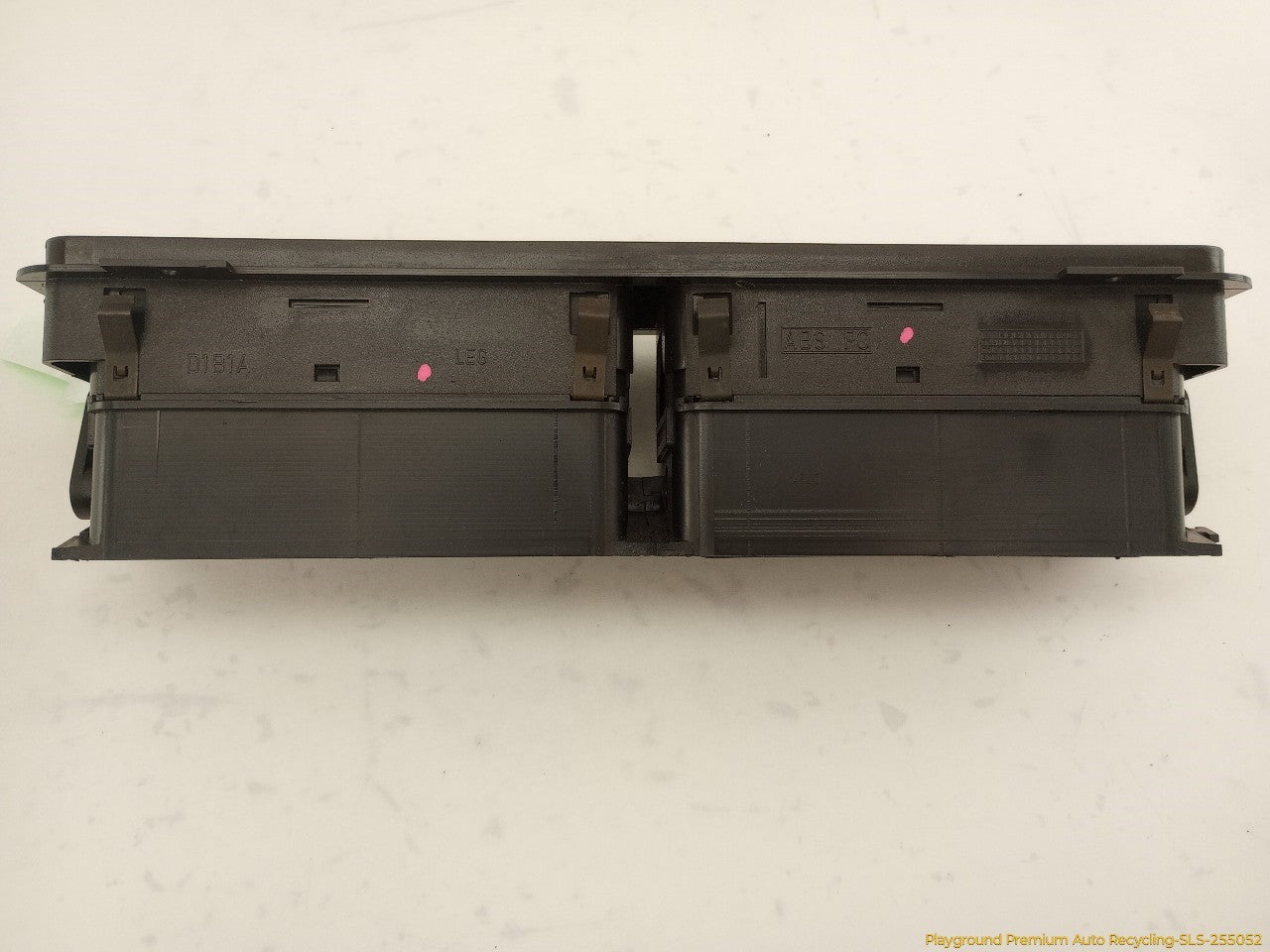 Jaguar XK8 Center Dashboard Air Vent