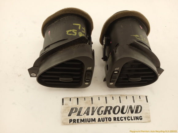 Jaguar XK8 Pair Of Dashboard Air Vents