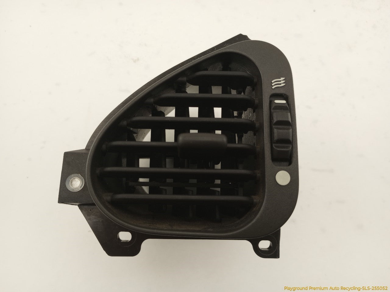 Jaguar XK8 Pair Of Dashboard Air Vents - 0