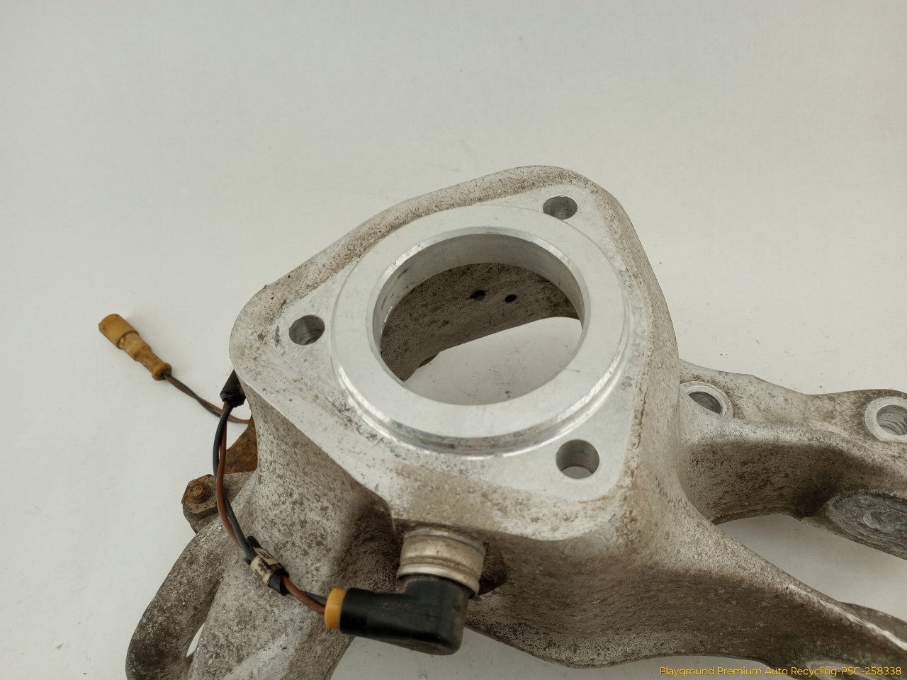 Chevrolet Corvette C4 Passenger Right Rear Spindle Knuckle Hub