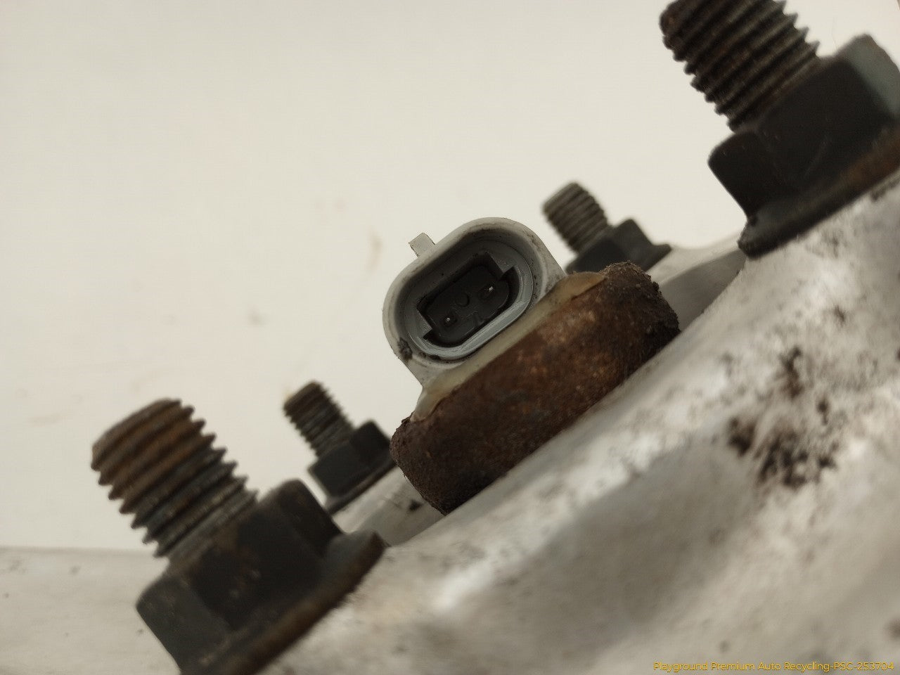 Chevrolet Corvette C4 Driver Left Front Spindle Knuckle Hub