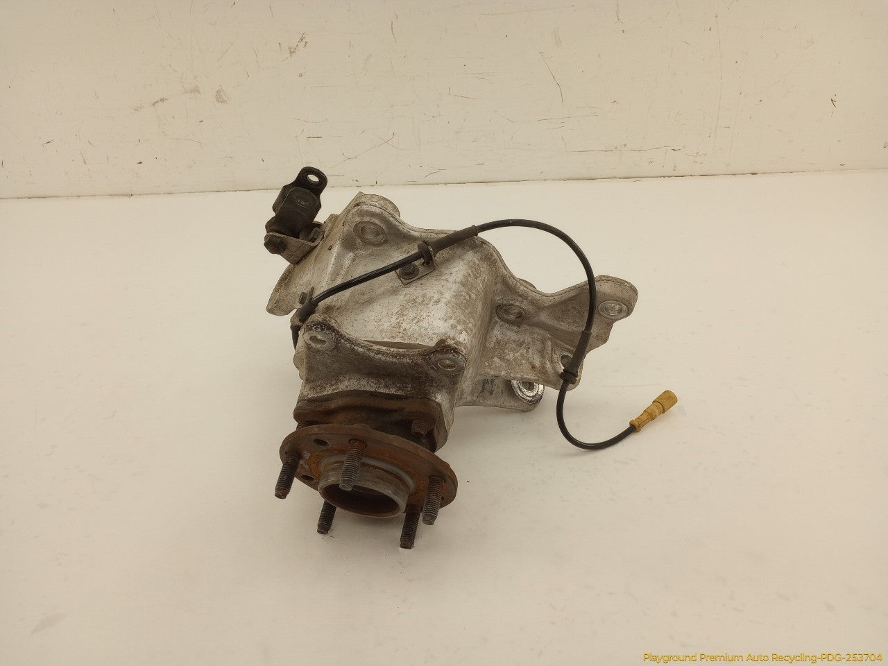 Chevrolet Corvette C4 Passenger Right Rear Spindle Knuckle Hub