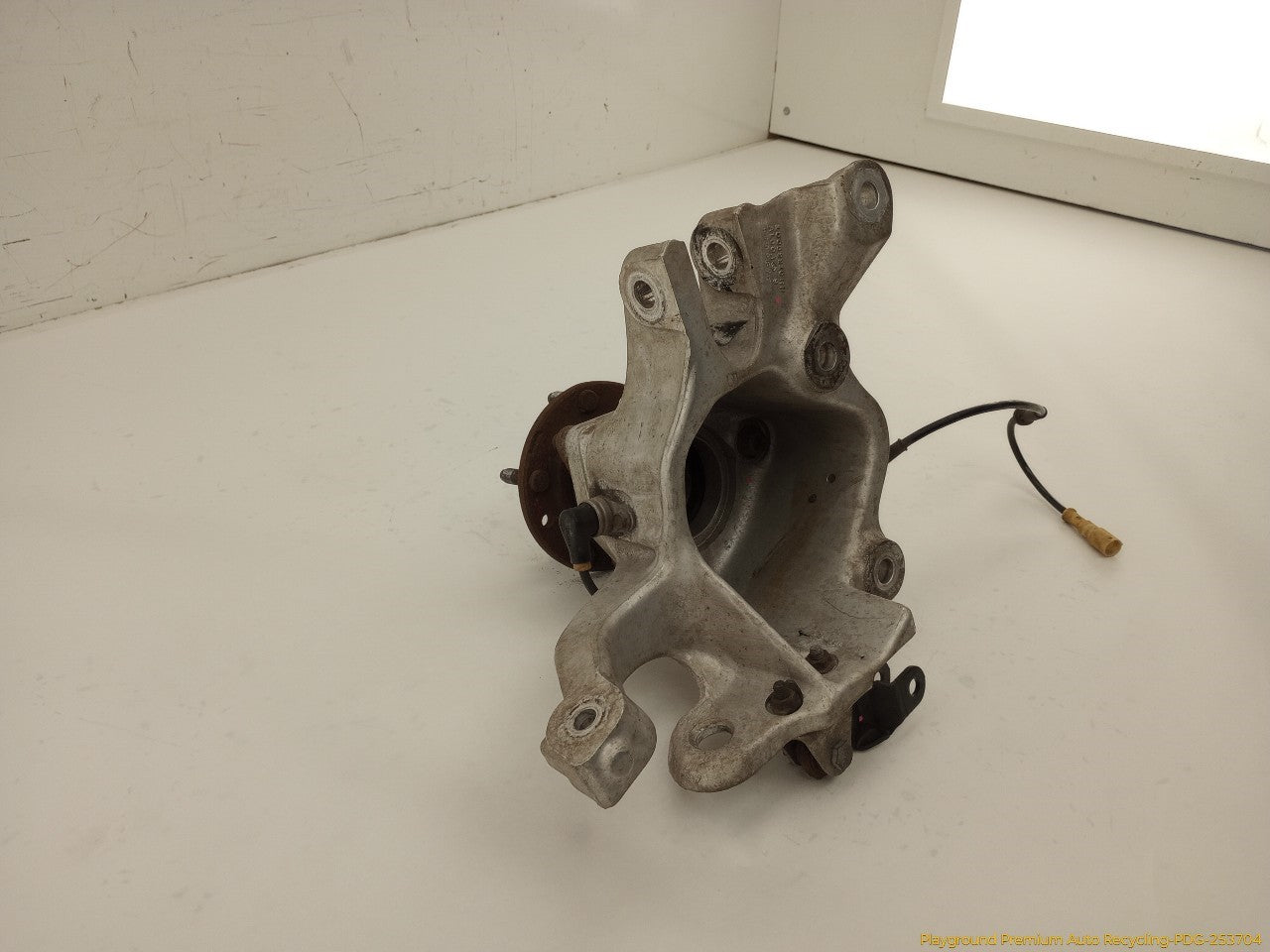 Chevrolet Corvette C4 Passenger Right Rear Spindle Knuckle Hub