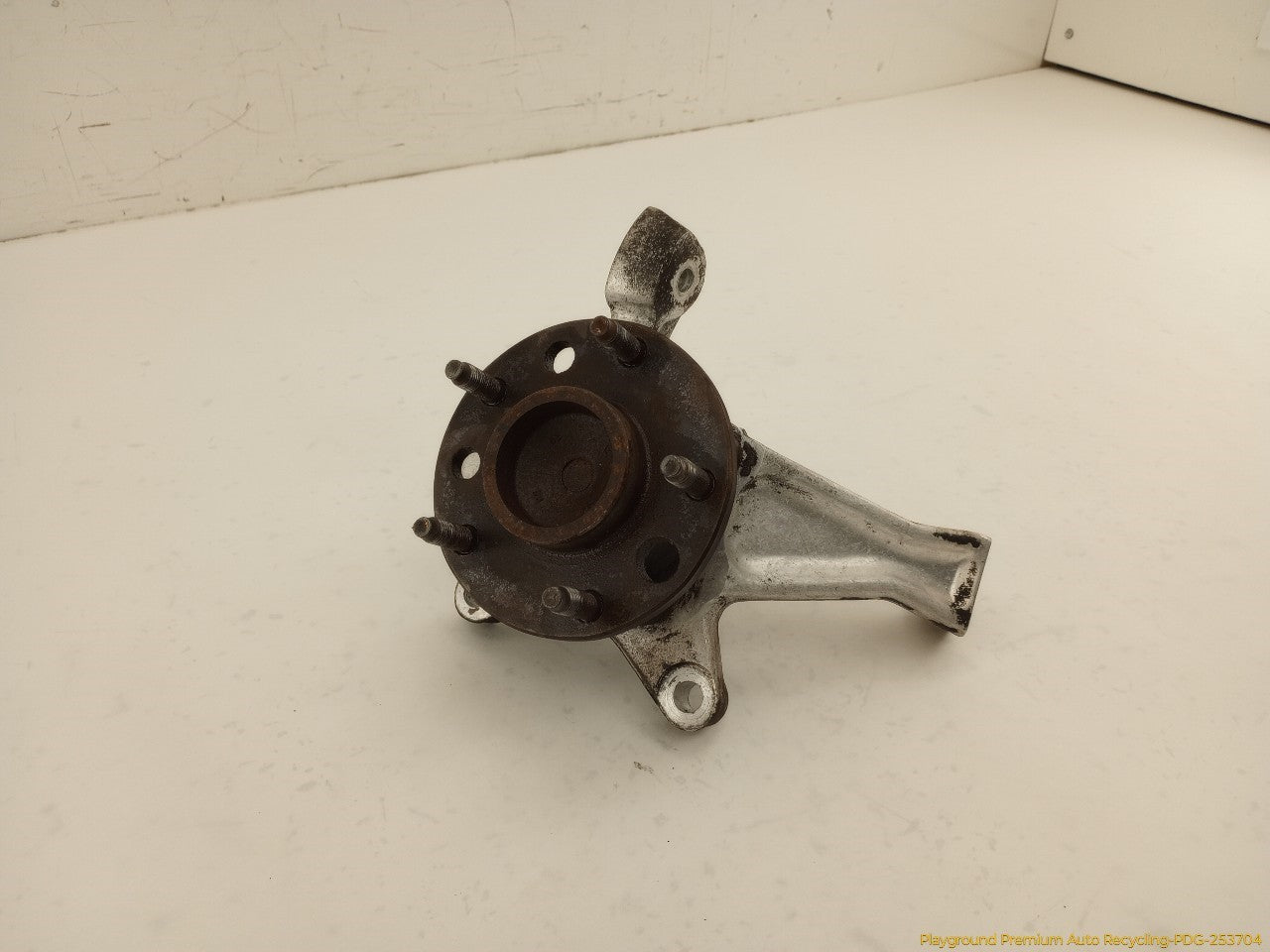 Chevrolet Corvette C4 Driver Left Front Spindle Knuckle Hub