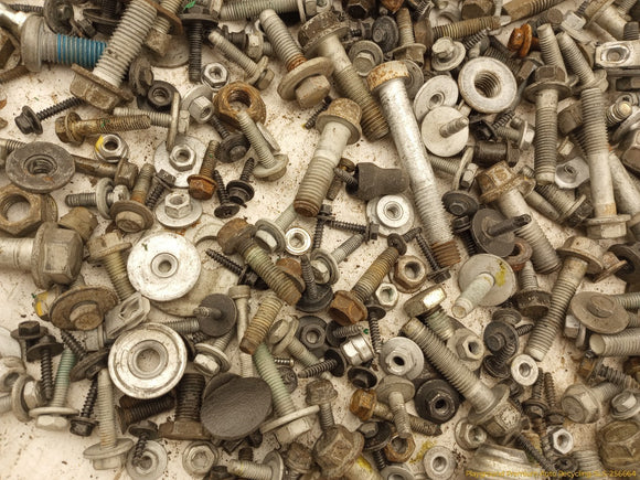 Pontiac Solstice Dismantling Hardware Fasteners Bolts & Nuts