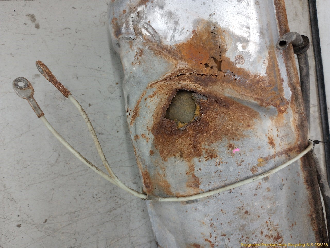 Chevrolet Corvette C4 Fuel Gas Tank