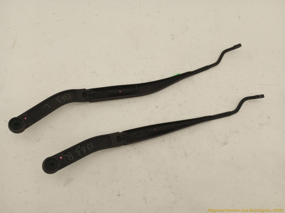 Hyundai Genesis Pair Of Windshield Wiper Arms