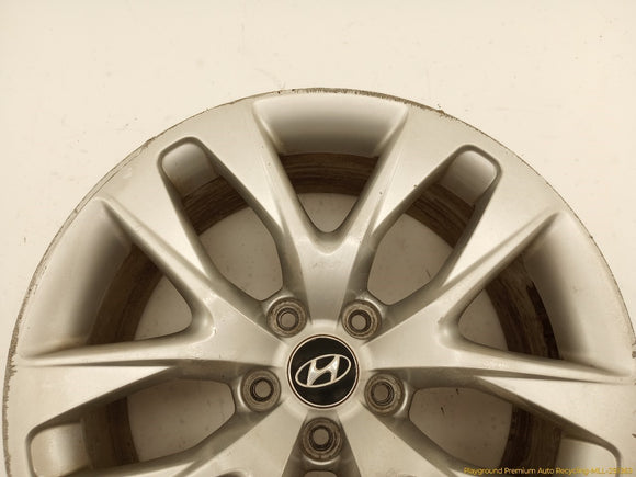 Hyundai Genesis Pair Of Rear Alloy Wheel 10 Spoke
