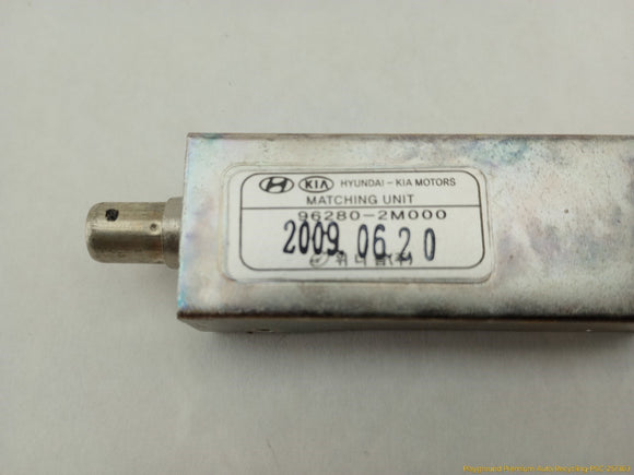Hyundai Genesis Pair Of Radio Antenna Amplifiers