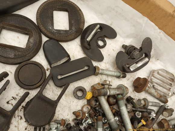 Hyundai Genesis Dismantling Hardware Fasteners Bolts & Nuts