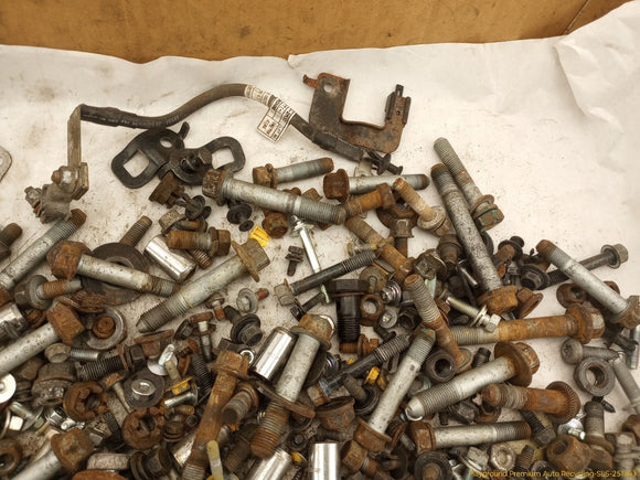 Hyundai Genesis Dismantling Hardware Fasteners Bolts & Nuts