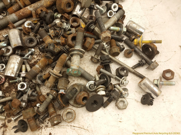 Hyundai Genesis Dismantling Hardware Fasteners Bolts & Nuts