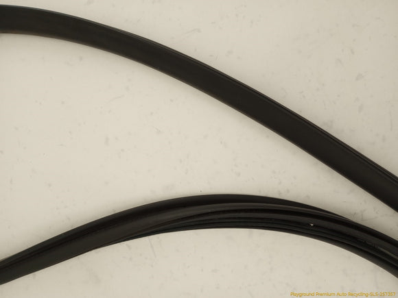 Tesla Model S Trunk Lid Weatherstrip