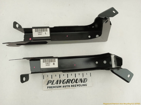 Mercedes SLK280 Pair Of Rear Quarter Panel Mount Brackets