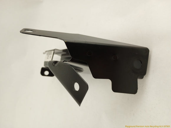 Mercedes SLK280 Pair Of Rear Quarter Panel Mount Brackets