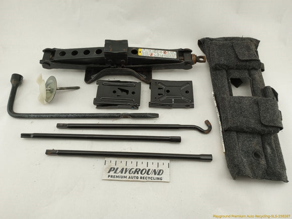 Hummer H3 Vehicle Jack & Tools