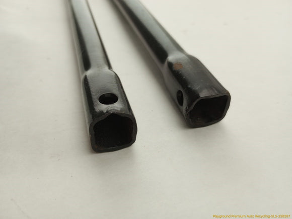 Hummer H3 Vehicle Jack & Tools