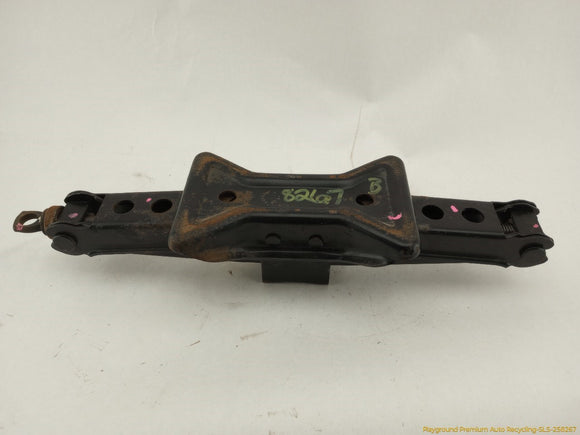 Hummer H3 Vehicle Jack & Tools