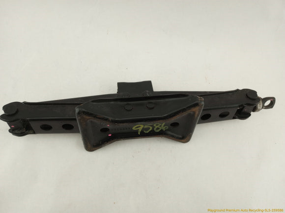 Hummer H3 Vehicle Jack & Tools