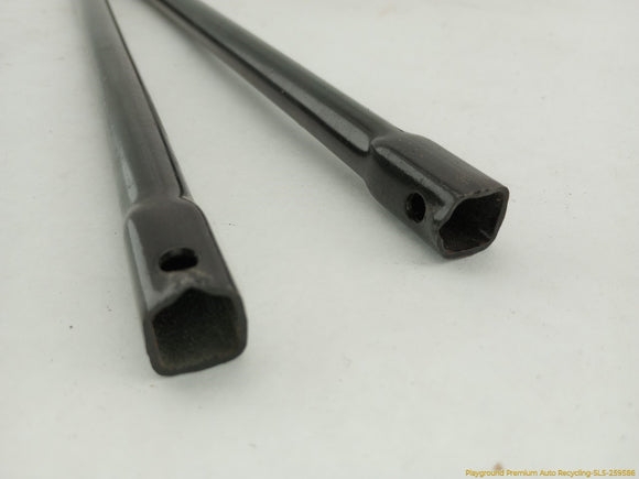 Hummer H3 Vehicle Jack & Tools