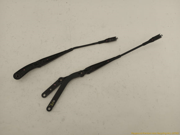 Mercedes SLK280 Pair Of Windshield Wiper Arms
