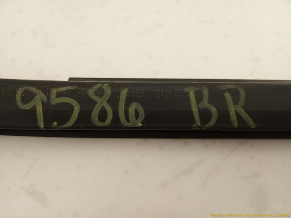 Hummer H3 Passenger Right Rear Door Vent Glass