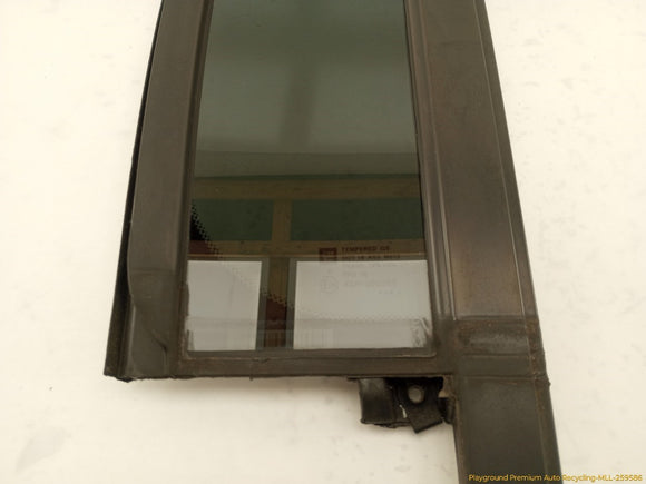 Hummer H3 Passenger Right Rear Door Vent Glass
