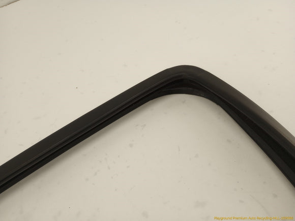 Hummer H3 Passenger Right Rear Door Vent Glass