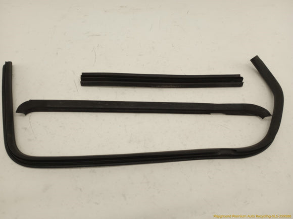 Hummer H3 Set Of 4 Window Seal Strip