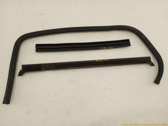 Hummer H3 Set Of 4 Window Seal Strip